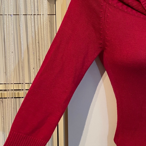 Seduction Fuchsia Off Shoulder Ribbed Sweater Size XS - Picture 10 of 15